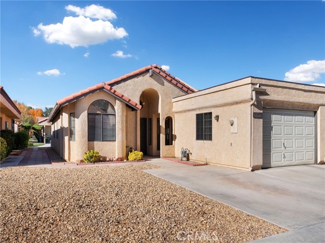 Detail Gallery Image 1 of 35 For 11632 Pepper Ln, Apple Valley,  CA 92308 - 2 Beds | 2 Baths