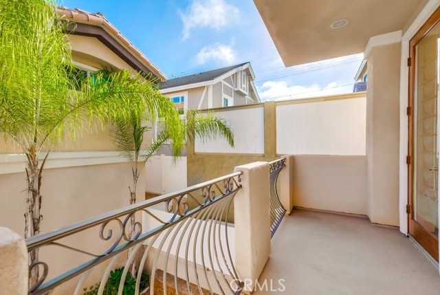 Detail Gallery Image 33 of 71 For 1902 Marshallfield Ln a,  Redondo Beach,  CA 90278 - 4 Beds | 3/1 Baths