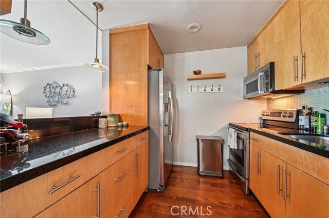 641 Prospect Avenue, Redondo Beach, California 90277, 1 Bedroom Bedrooms, ,1 BathroomBathrooms,Residential,For Sale,Prospect,SB25233128