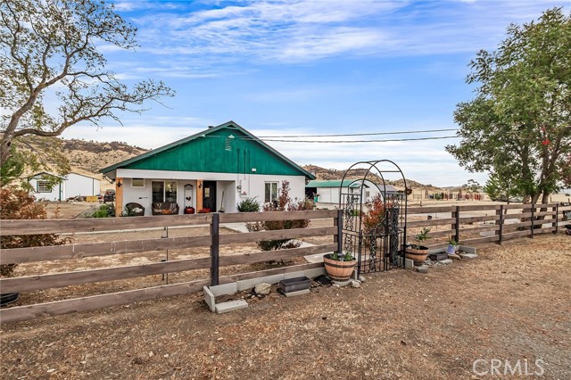 Detail Gallery Image 4 of 72 For 4100 County Road 306, Orland,  CA 95963 - 4 Beds | 2/1 Baths