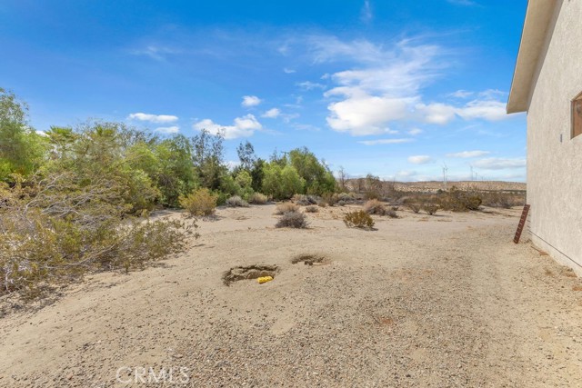 20980 Artesia Road, Desert Hot Springs CA: https://media.crmls.org/medias/63306937-6dc2-468c-ab8c-65c3250c1470.jpg