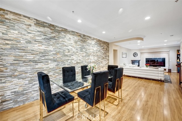 Detail Gallery Image 15 of 52 For 13629 Wyandotte St #111,  Van Nuys,  CA 91405 - 4 Beds | 3 Baths