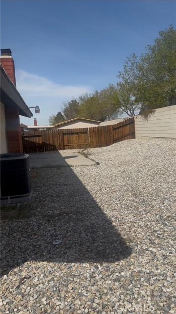 15469 Chaparral Street, Victorville CA: https://media.crmls.org/medias/63312e84-c6fe-4312-8838-c8e054caf394.jpg