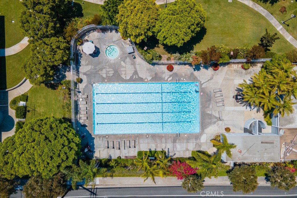 https://media.crmls.org/medias/633143c8-3a90-473d-b09f-8b404cae5130.jpg?preset=X-Large
