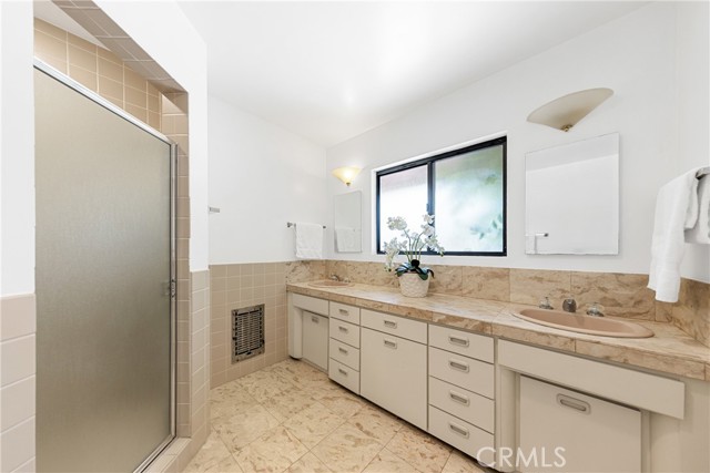 6 Woodland Lane, Arcadia CA: https://media.crmls.org/medias/6331645d-348b-4bb2-9a21-892feb87549d.jpg