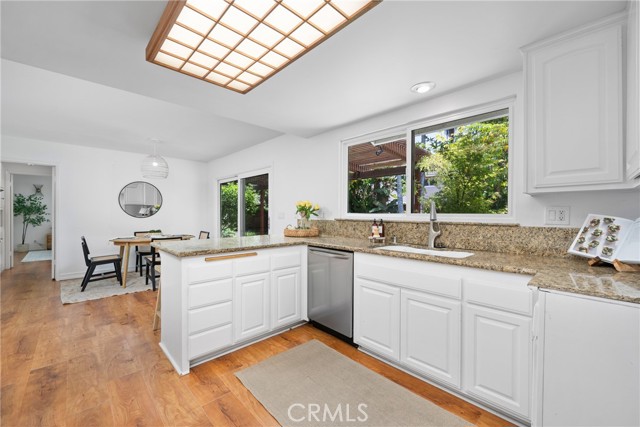 2704 Albatross Drive, Costa Mesa CA: https://media.crmls.org/medias/633248bc-f28c-4721-bf0a-cd7f931c2ef6.jpg