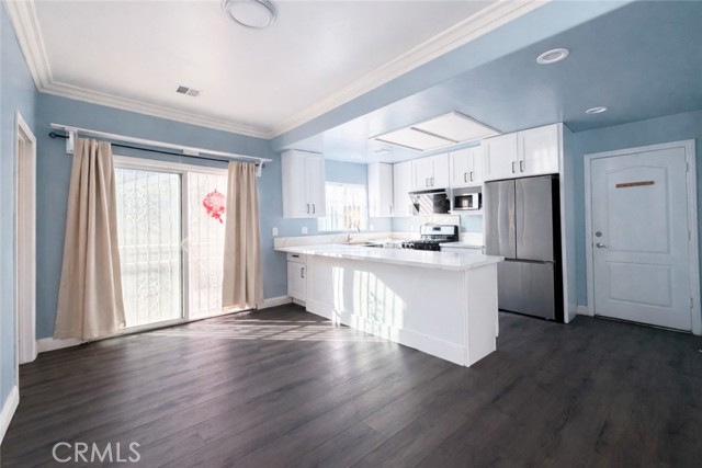 Detail Gallery Image 3 of 11 For 5223 Sereno Dr, Temple City,  CA 91780 - 3 Beds | 3 Baths