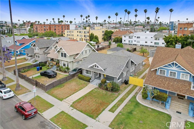 142 S Ardmore Avenue, Los Angeles CA: https://media.crmls.org/medias/63332473-04c1-4213-8645-df8384bf544a.jpg