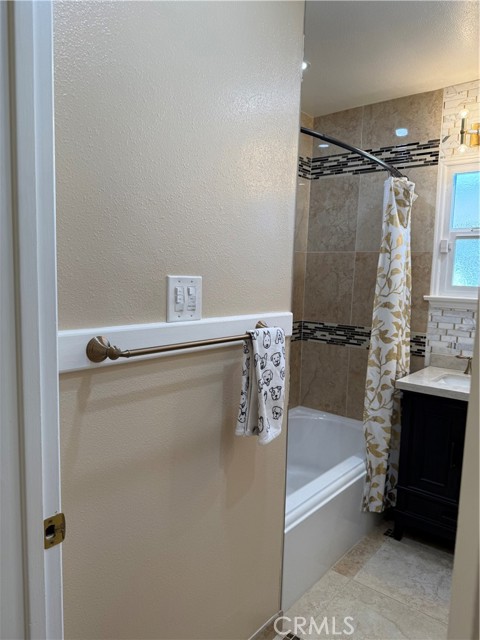 Image 21 of 24 For 12268 Samoline Avenue