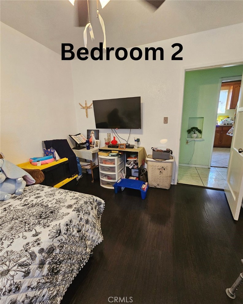 https://media.crmls.org/medias/63335a49-281c-4537-9487-c2818a49a32b.jpg?preset=X-Large
