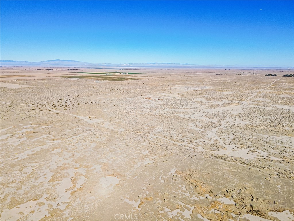 MLS #OC25280725 image #19