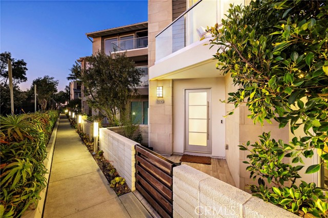 Detail Gallery Image 3 of 43 For 5512 Seashore, Newport Beach,  CA 92663 - 3 Beds | 3 Baths