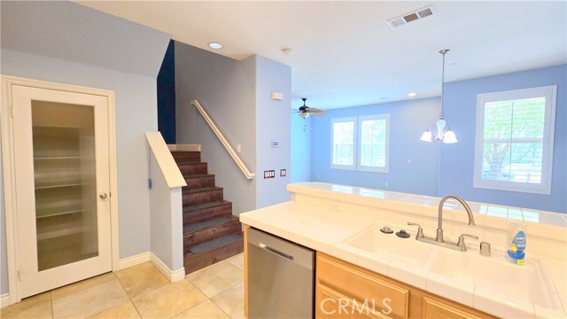 Detail Gallery Image 6 of 30 For 1492 Amsterdam Ct, Upland,  CA 91786 - 3 Beds | 2/1 Baths