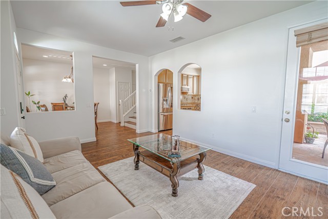 Detail Gallery Image 5 of 26 For 24472 Montevista Cir, Valencia,  CA 91354 - 3 Beds | 3 Baths