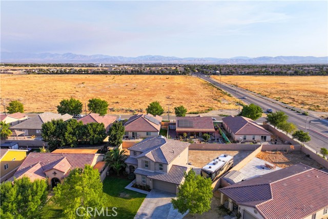 Detail Gallery Image 2 of 49 For 3016 E Norberry St, Lancaster,  CA 93535 - 5 Beds | 3 Baths