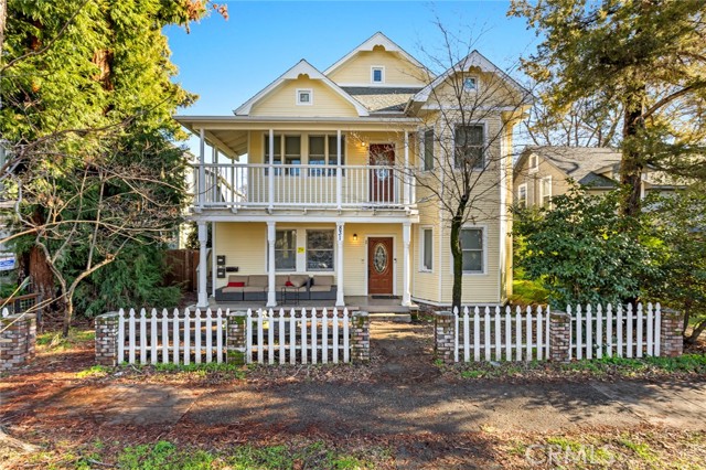 Detail Gallery Image 1 of 23 For 831 Rio Chico Way, Chico,  CA 95928 - 7 Beds | 2 Baths