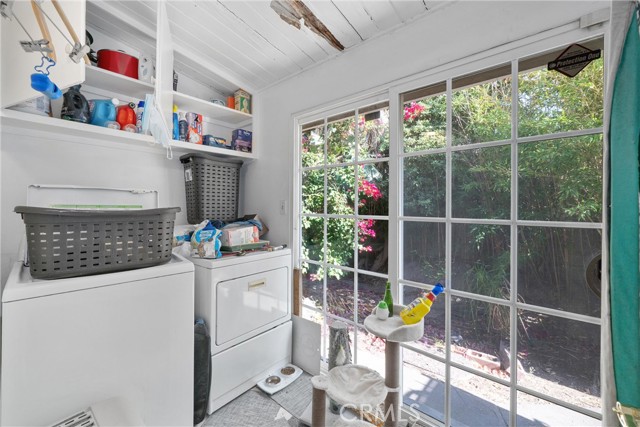 11170 Burbank Boulevard, North Hollywood CA: https://media.crmls.org/medias/6337135e-3dcd-4748-93ba-afce320922e1.jpg