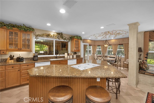 Detail Gallery Image 21 of 73 For 9902 Lapworth, Huntington Beach,  CA 92646 - 4 Beds | 5 Baths