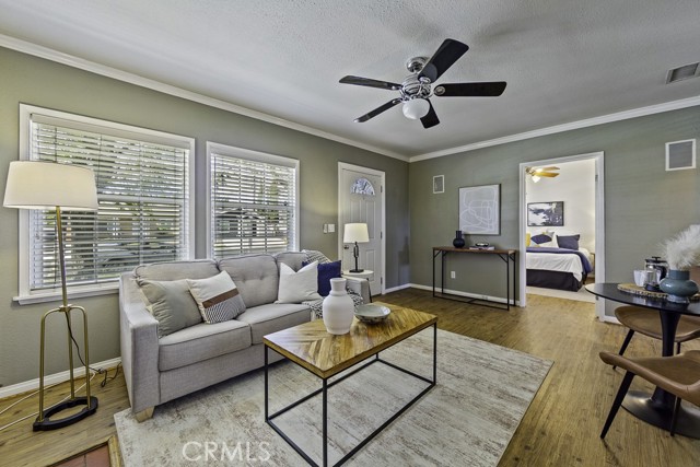 Detail Gallery Image 6 of 44 For 1832 N Brighton, Burbank,  CA 91506 - 2 Beds | 1 Baths