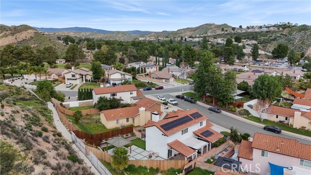 Detail Gallery Image 48 of 49 For 29161 Corales, Canyon Country,  CA 91387 - 3 Beds | 3 Baths