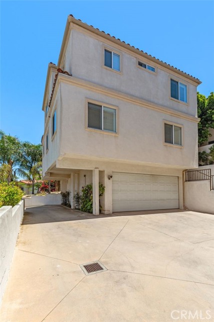 1020 Torrance Boulevard, Redondo Beach, California 90277, 3 Bedrooms Bedrooms, ,2 BathroomsBathrooms,Residential,Sold,Torrance,SB24132062