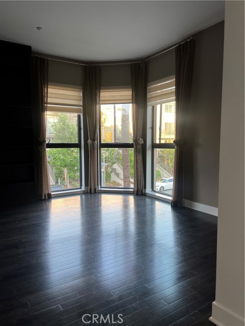 402 Rockefeller, Irvine CA: https://media.crmls.org/medias/633a1b48-befd-4fa6-b863-00f7a6d9307d.jpg