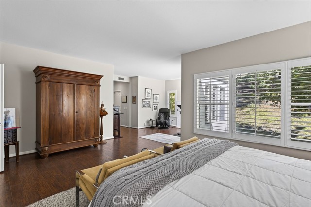 24255 Hillhurst photo 25