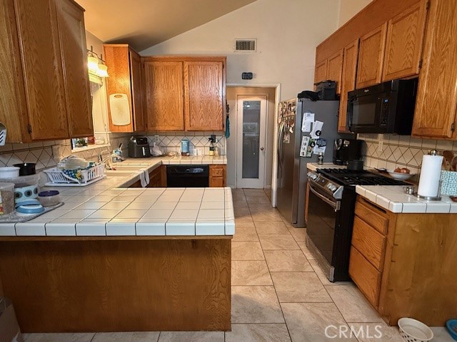 Detail Gallery Image 21 of 26 For 27135 Cabrera, Saugus,  CA 91350 - 4 Beds | 2 Baths