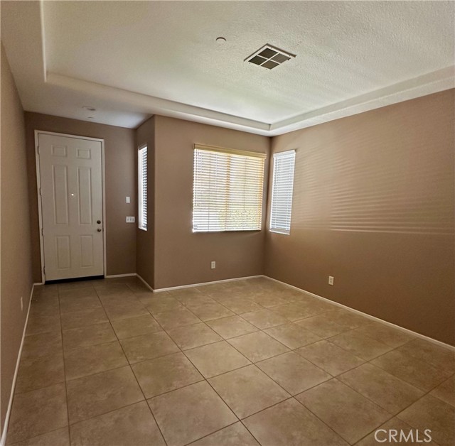 11500 Park Trails Street, Riverside CA: https://media.crmls.org/medias/633c13e7-8267-462d-a508-5603cba0a552.jpg