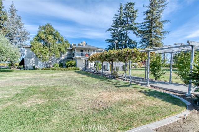 Detail Gallery Image 11 of 75 For 13155 W Shaw, Kerman,  CA 93630 - 5 Beds | 2 Baths