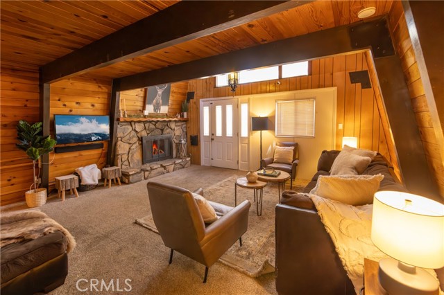 726 Elysian Boulevard, Big Bear City CA: https://media.crmls.org/medias/633c8622-2394-4fb6-b6ad-30c0e206f2ec.jpg