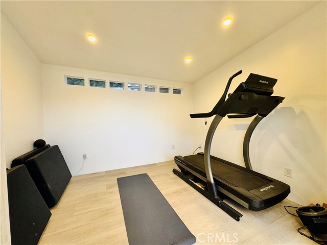 Detail Gallery Image 34 of 44 For 11905 Paso Robles, Granada Hills,  CA 91344 - 4 Beds | 3 Baths