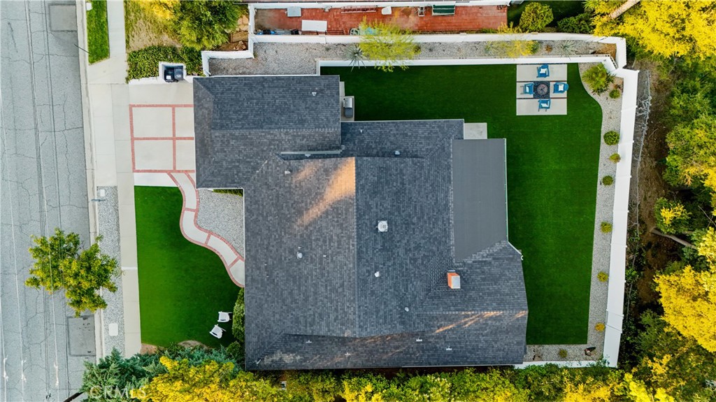 https://media.crmls.org/medias/633ea87d-a94a-49a6-8196-fd410abe8d99.jpg?preset=X-Large