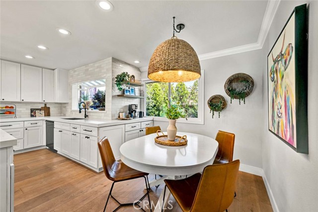 Detail Gallery Image 13 of 35 For 1016 Castlegate Ln, North Tustin,  CA 92705 - 5 Beds | 3/1 Baths