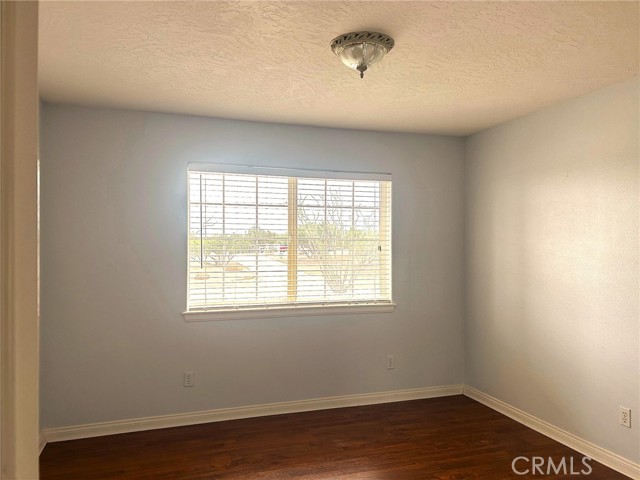 7076 Cataba Road, Oak Hills CA: https://media.crmls.org/medias/633f30cd-4cfb-47dd-851b-700e497fd31f.jpg