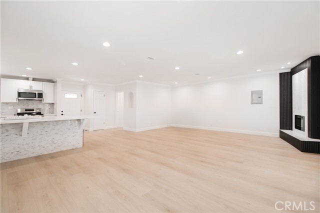 10915 Whitaker Avenue, Granada Hills CA: https://media.crmls.org/medias/633fc5ca-9767-4885-bb81-486d239c7448.jpg
