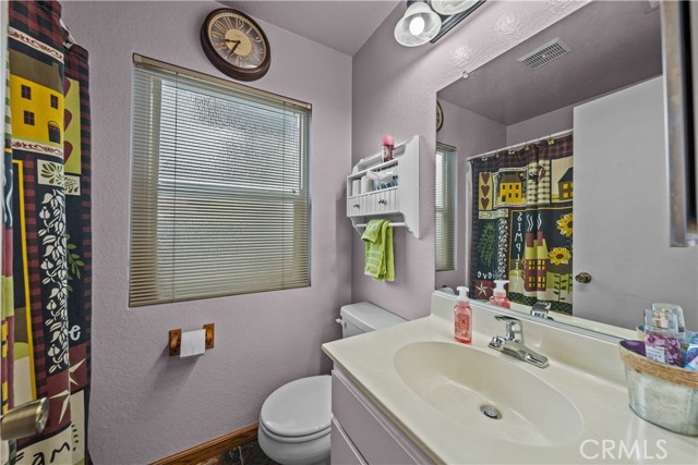 13995 Ranchero Dr, Fontana CA: https://media.crmls.org/medias/634018e3-421c-43a9-839a-899b08978cf0.jpg