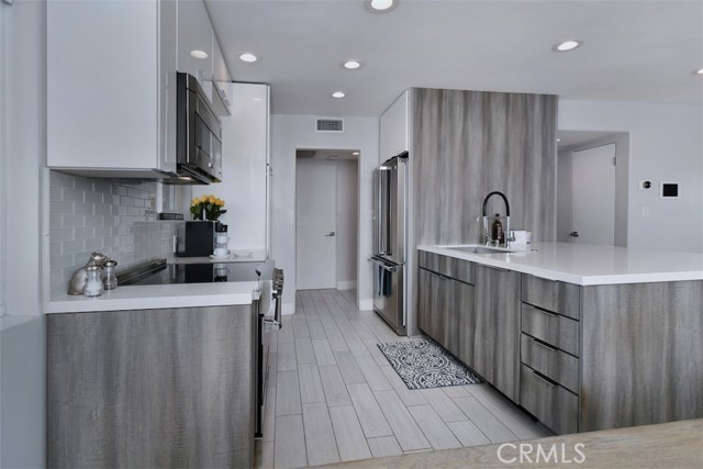 Detail Gallery Image 18 of 48 For 13543 Moorpark St #15,  Sherman Oaks,  CA 91423 - 1 Beds | 1/1 Baths