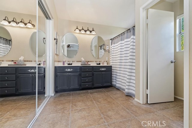 31710 Corte Esparza, Temecula CA: https://media.crmls.org/medias/634332d4-e7ac-4f4b-9695-acf89071fce3.jpg