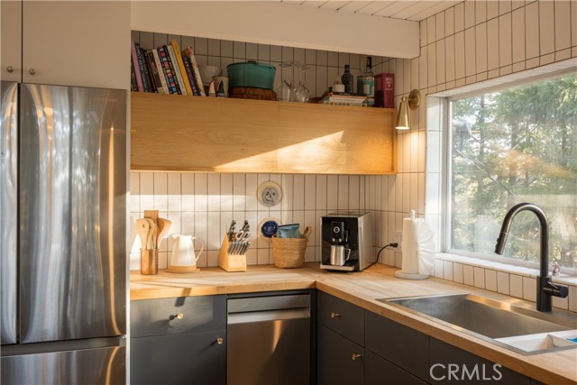 Detail Gallery Image 17 of 48 For 399 Rainier Rd, Lake Arrowhead,  CA 92352 - 3 Beds | 3 Baths