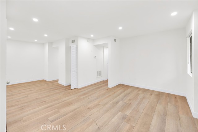 Detail Gallery Image 7 of 15 For 1132 Elm Ave #108,  Glendale,  CA 91201 - 1 Beds | 1/1 Baths