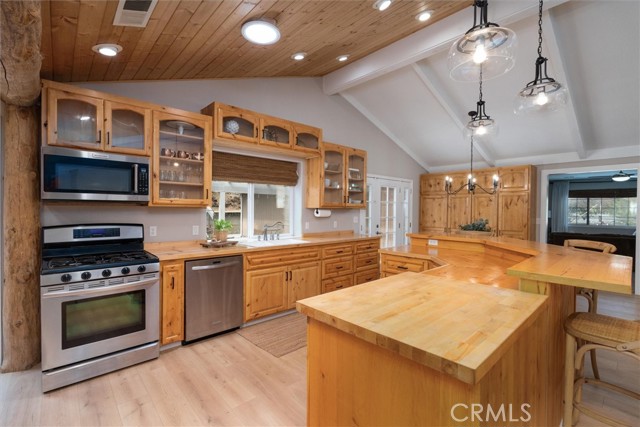 29280 Glacier Drive, Coarsegold CA: https://media.crmls.org/medias/6343b7ed-d76a-4f5a-bd09-c6dcdaf59162.jpg