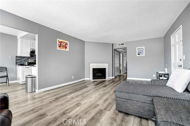 8020 Langdon Avenue, Van Nuys CA: https://media.crmls.org/medias/63447fe6-3b96-4517-966a-fafc33511643.jpg