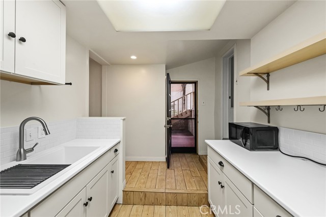 1634 Bayview Drive, Hermosa Beach CA: https://media.crmls.org/medias/6344e116-6336-48c3-87c8-7a87ae5b27c2.jpg