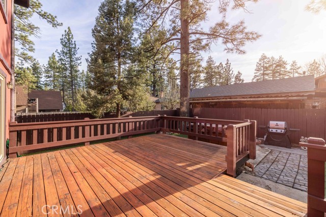 Detail Gallery Image 9 of 30 For 1009 Tinkerbell Ave, Big Bear City,  CA 92314 - 3 Beds | 3 Baths