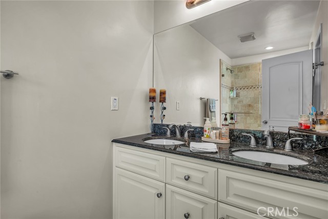 Detail Gallery Image 23 of 31 For 236 8th St, Seal Beach,  CA 90740 - 5 Beds | 5 Baths