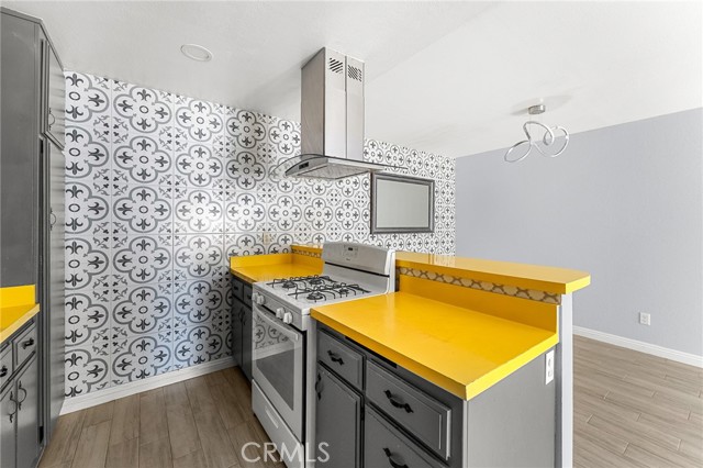 8809 Amigos Place, Riverside CA: https://media.crmls.org/medias/63464355-d9a2-4c59-9732-24d78a214462.jpg