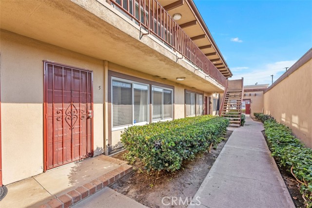 Detail Gallery Image 5 of 5 For 1400 W Warner Ave #5,  Santa Ana,  CA 92704 - 1 Beds | 1 Baths