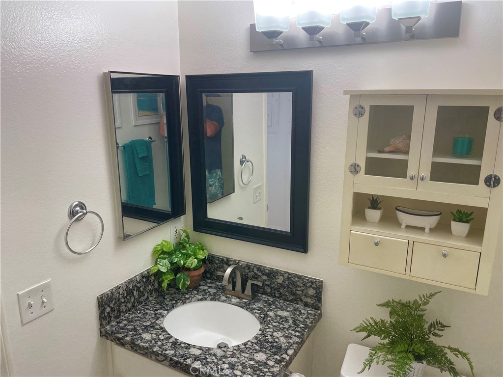 https://media.crmls.org/medias/6346a3e7-ac64-4448-a0c5-6b6676ea6010.jpg?preset=X-Large