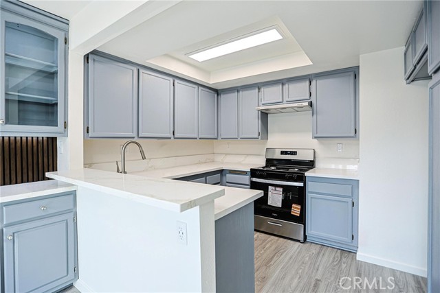 Detail Gallery Image 15 of 49 For 23160 Newport Ln #9,  Yorba Linda,  CA 92887 - 2 Beds | 2/1 Baths